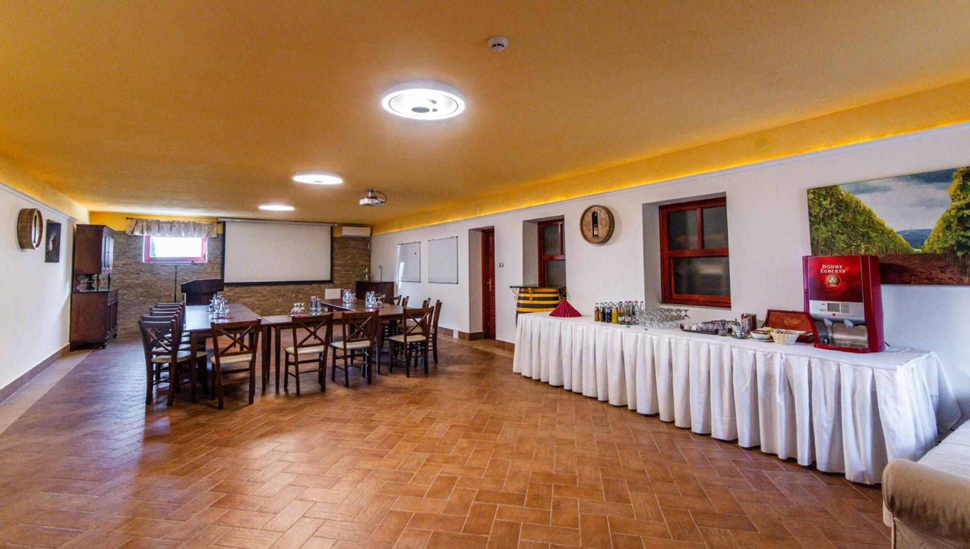 Borhotel Sziluett Farkasmaly Gyöngyös Dış mekan fotoğraf